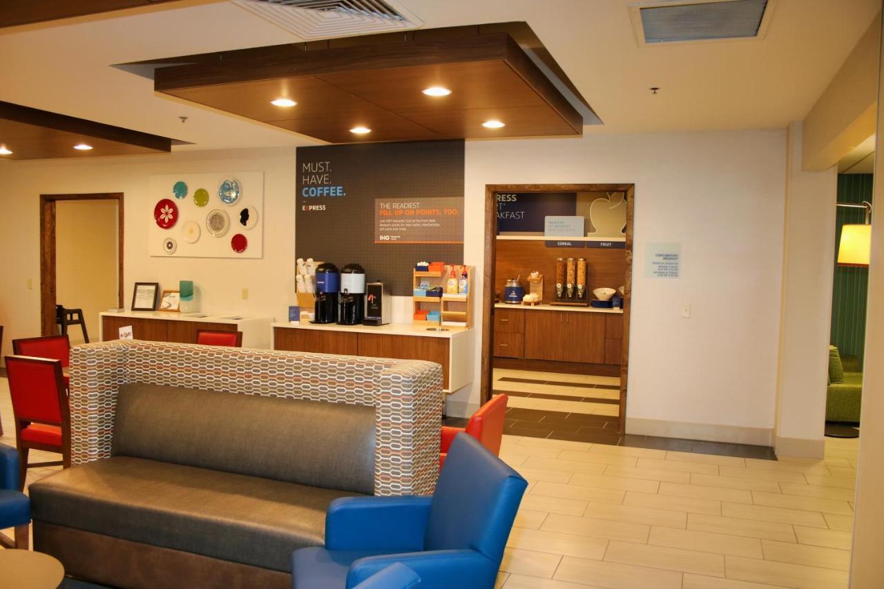 Holiday Inn Express By Ihg Douglas Eksteriør bilde