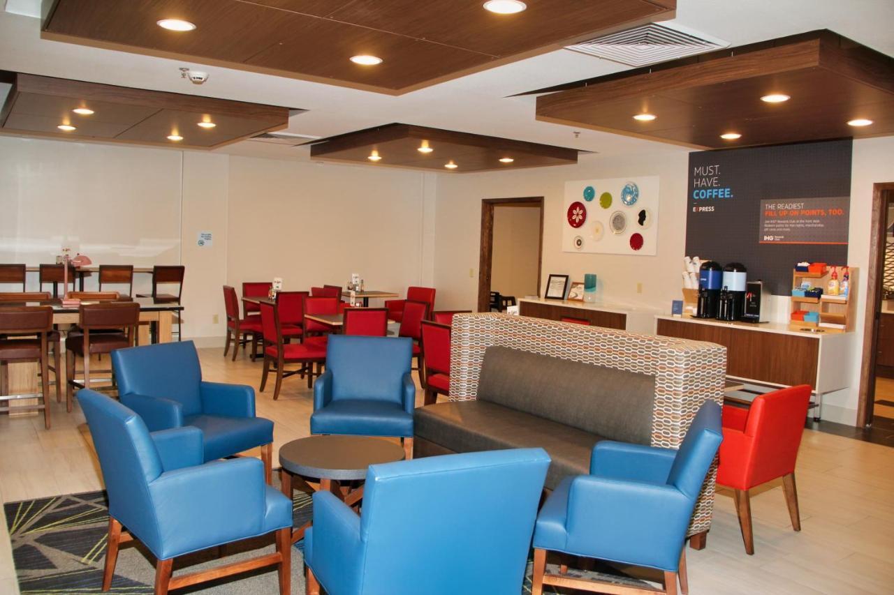 Holiday Inn Express By Ihg Douglas Eksteriør bilde