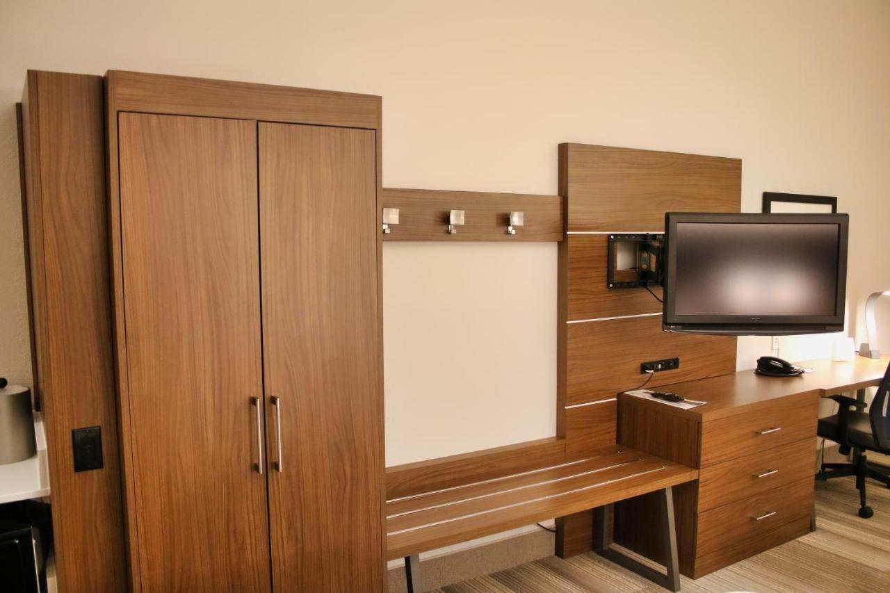 Holiday Inn Express By Ihg Douglas Eksteriør bilde