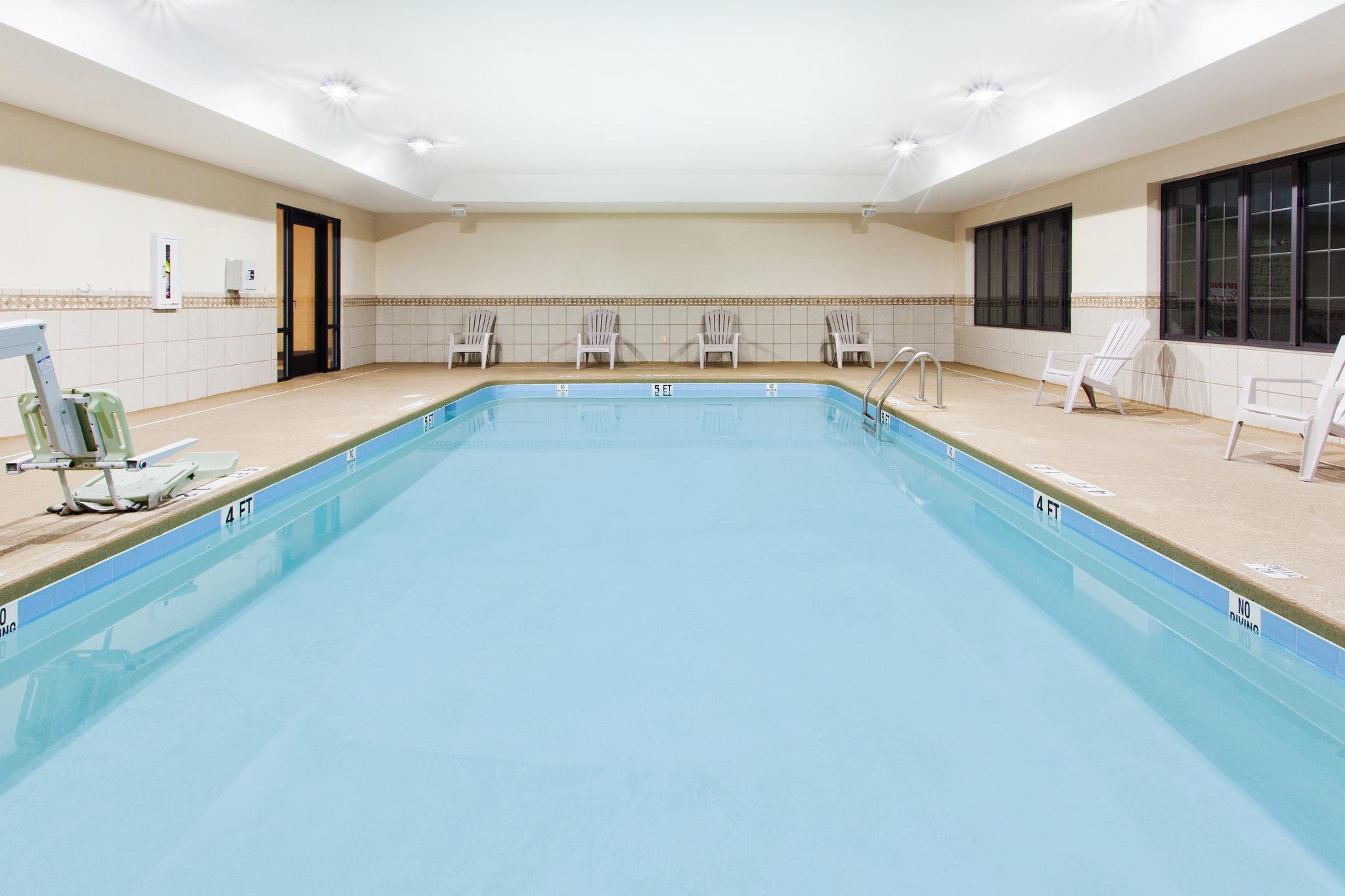 Holiday Inn Express By Ihg Douglas Eksteriør bilde